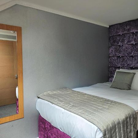 Hotel 24-7 Express Newport  Extérieur photo
