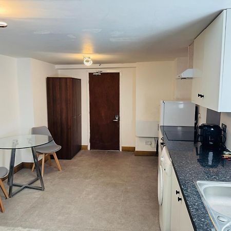 Hotel 24-7 Express Newport  Extérieur photo