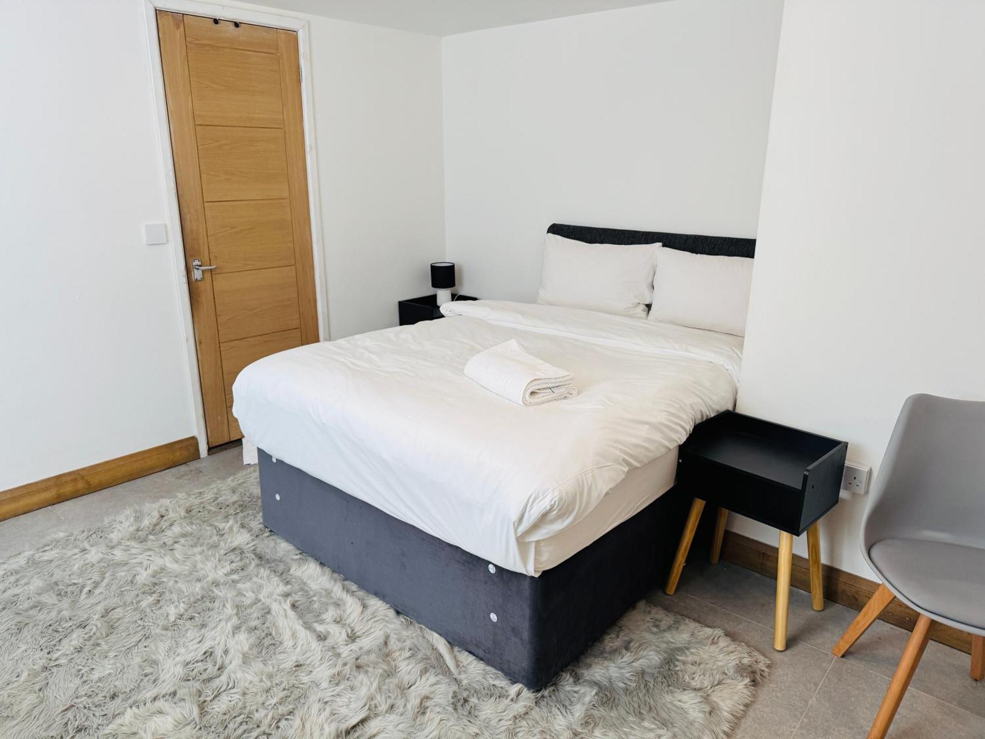 Hotel 24-7 Express Newport  Extérieur photo