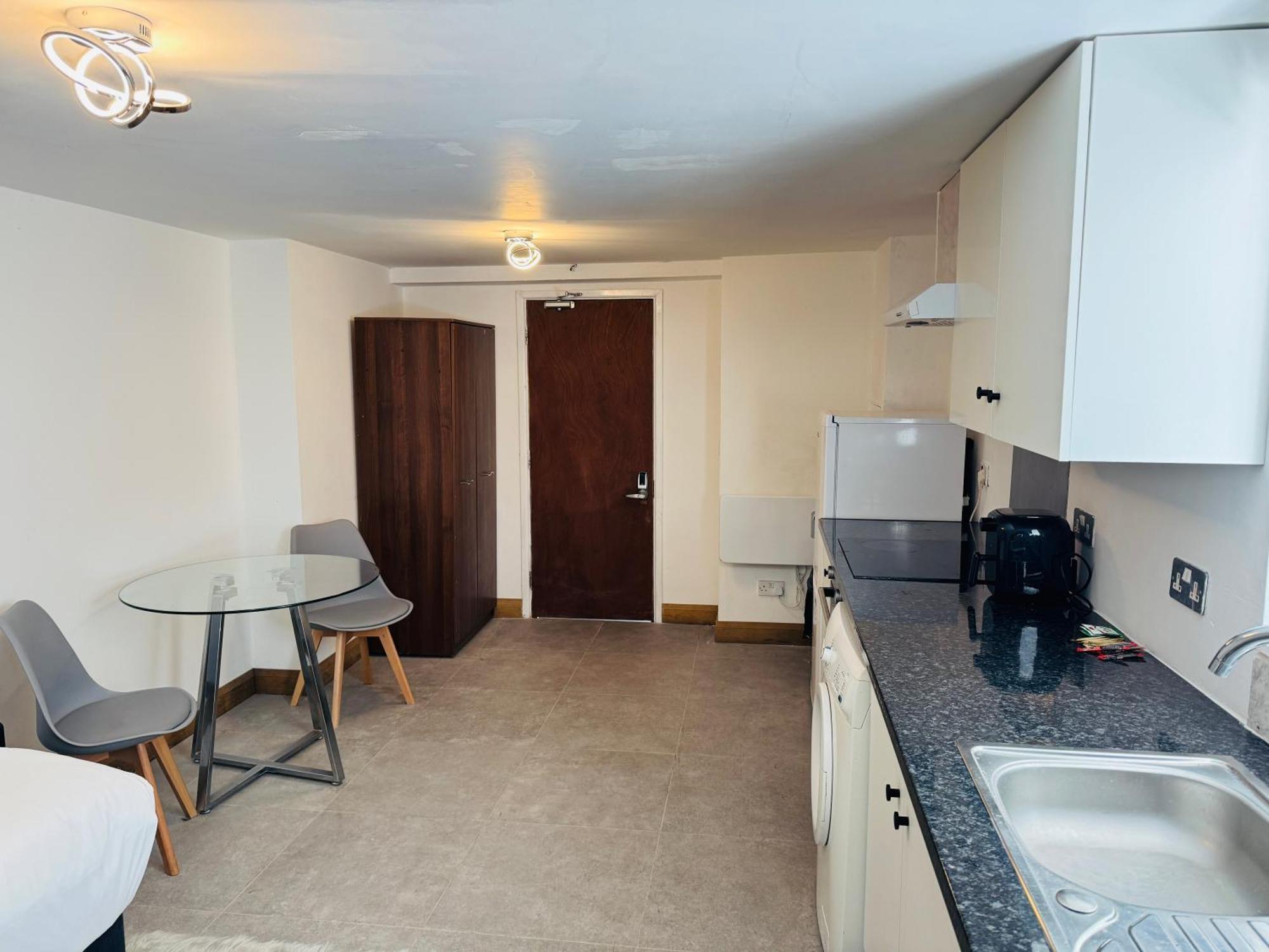 Hotel 24-7 Express Newport  Extérieur photo